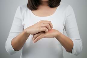 Dermatita atopică (eczema): cauze, simptome, tratament