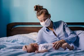 Noul coronavirus nu se transmite prin alăptare [studiu]