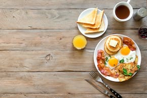 Proteinele consumate dimineața susțin o mai bună creștere musculară (studiu)