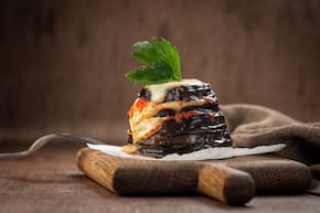 Tartă de vinete și roșii - rețeta aperitivului perfect!