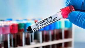 Varianta Omicron: mai contagioasa, dar neutralizata de doza booster a vaccinurilor anti-COVID-19