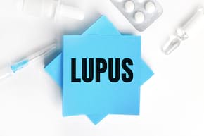 Carența de vitamina D modifică metabolismul pacienților cu lupus [studiu]