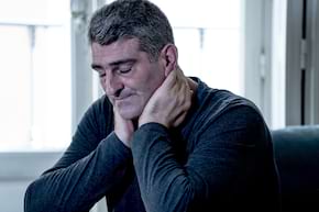 Singurătatea la v&acirc;rsta a doua crește riscul de demență