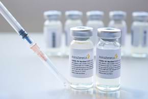 Un cocktail de anticorpi dezvoltat de AstraZeneca are rezultate promițătoare &icirc;n cazul tratării COVID-19 (studiu)
