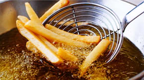 Alimente care contin grasimi trans si cu ce pot fi inlocuite