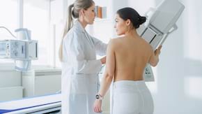 Un RMN de doua ori pe an, mai eficient decat mamografia in depistarea cancerului la san