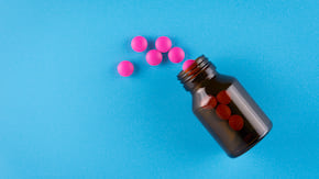 Efectele adverse ale antiinflamatoarelor nesteroidiene asupra functiei renale la cei cu gonartroza