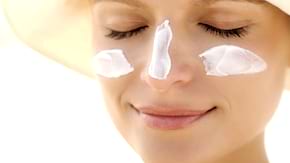 Cum se protejeaza dermatologii de soare?