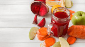 Energizant natural - Smoothie cu sfeclă și morcovi pentru un super boost de energie