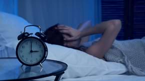 Insomnie: cauze, simptome si posibilitati de tratament
