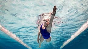 Ce beneficii are inotul in piscina sau in apa marii