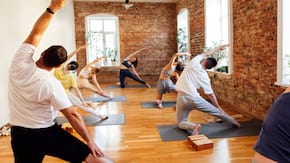 Yoga, la fel de eficienta ca fizioterapia in tratarea durerilor de spate