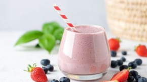 3 smoothie-uri care &icirc;ți alungă rapid oboseala