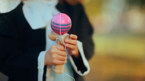 Kendama - jocul care a cucerit copiii și adolescenții