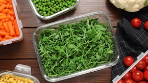Rucola: ce beneficii are unul dintre cele mai populare tipuri de salata