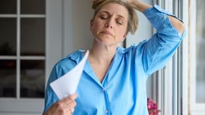 Bufeuri la menopauză: de ce apar și cum le reduci