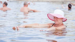 Destinatii balneare de vacanta pentru persoanele cu reumatism si osteoporoza