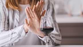 7 semne ale alergiei sau intoleranței la alcool
