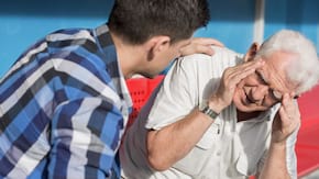 Ce sa faci daca cineva are un accident vascular cerebral (AVC)