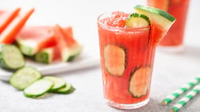 Cinci rețete răcoritoare și sănătoase de smoothieuri cu castraveți