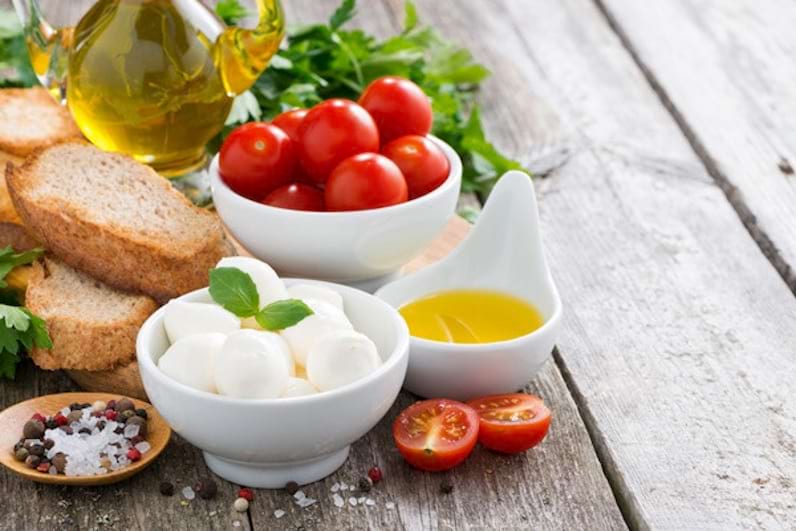 7 gesturi simple ca sa adopti o dieta mediteraneana