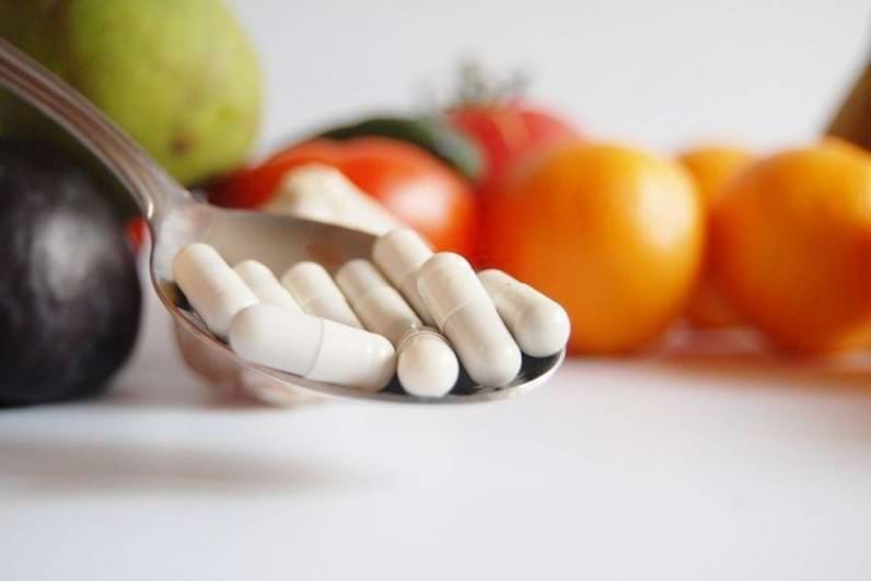12 medicamente ce pot avea efecte adverse în combinație cu unele alimente
