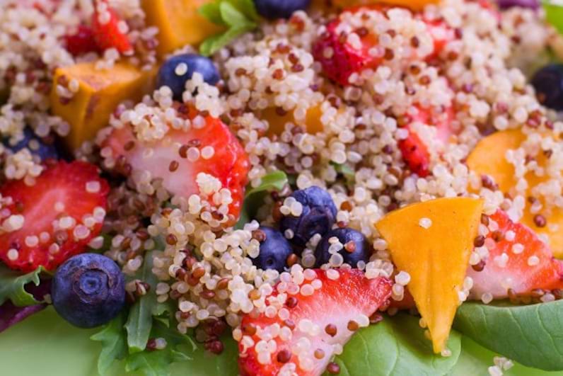 Quinoa: retete simple pentru un mic dejun de supereroi