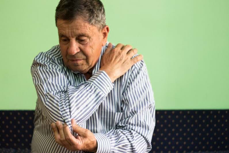 Reumatism: Ce este, Care sunt Simptomele & Tratament