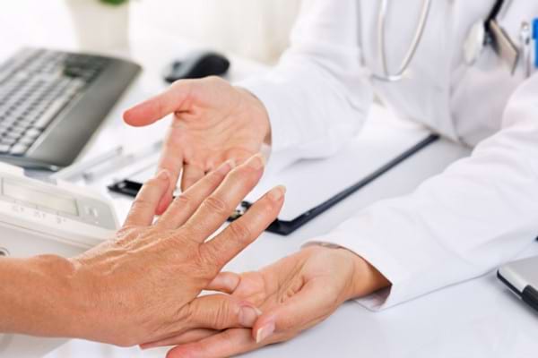 tratamentul post traumatic al artritei degetelor