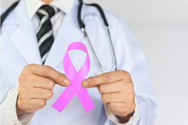 Cancerul mamar la barbati: semne, simptome, factori de risc