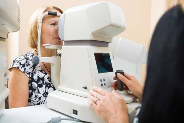 simptomele tensiunii oculare viziunea 4 5 operare