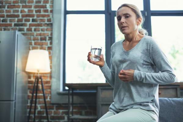 Transpiratia Rece Ce Afectiuni Poate Trada Pe Langa Menopauza