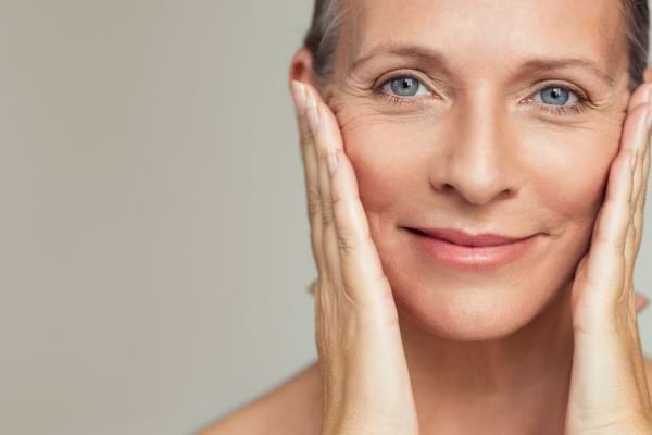 reclame pentru îngrijirea pielii anti-îmbătrânire