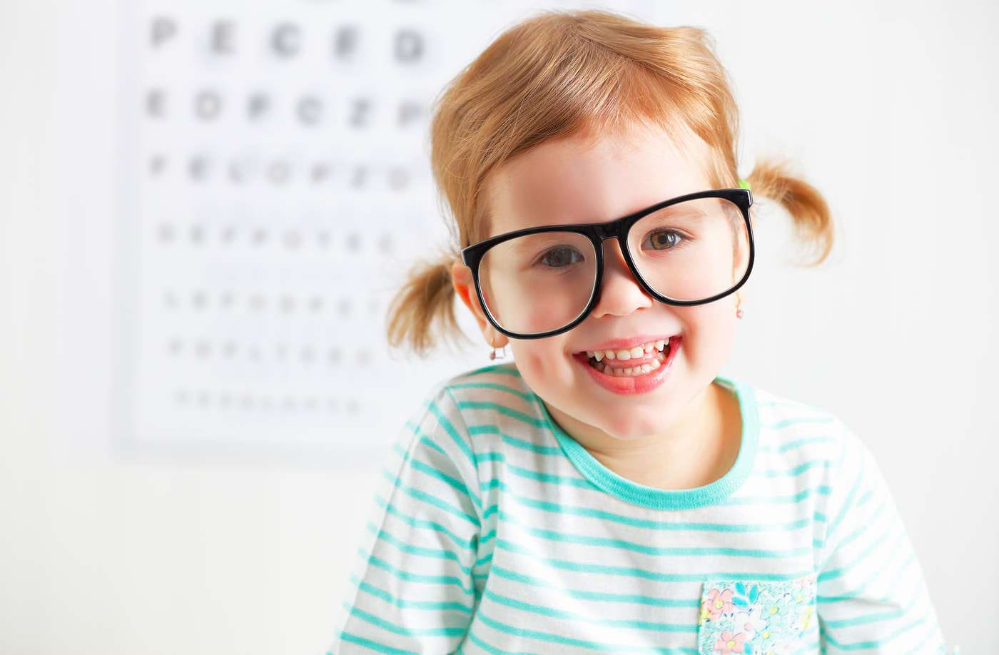 copil mic la oftalmolog)