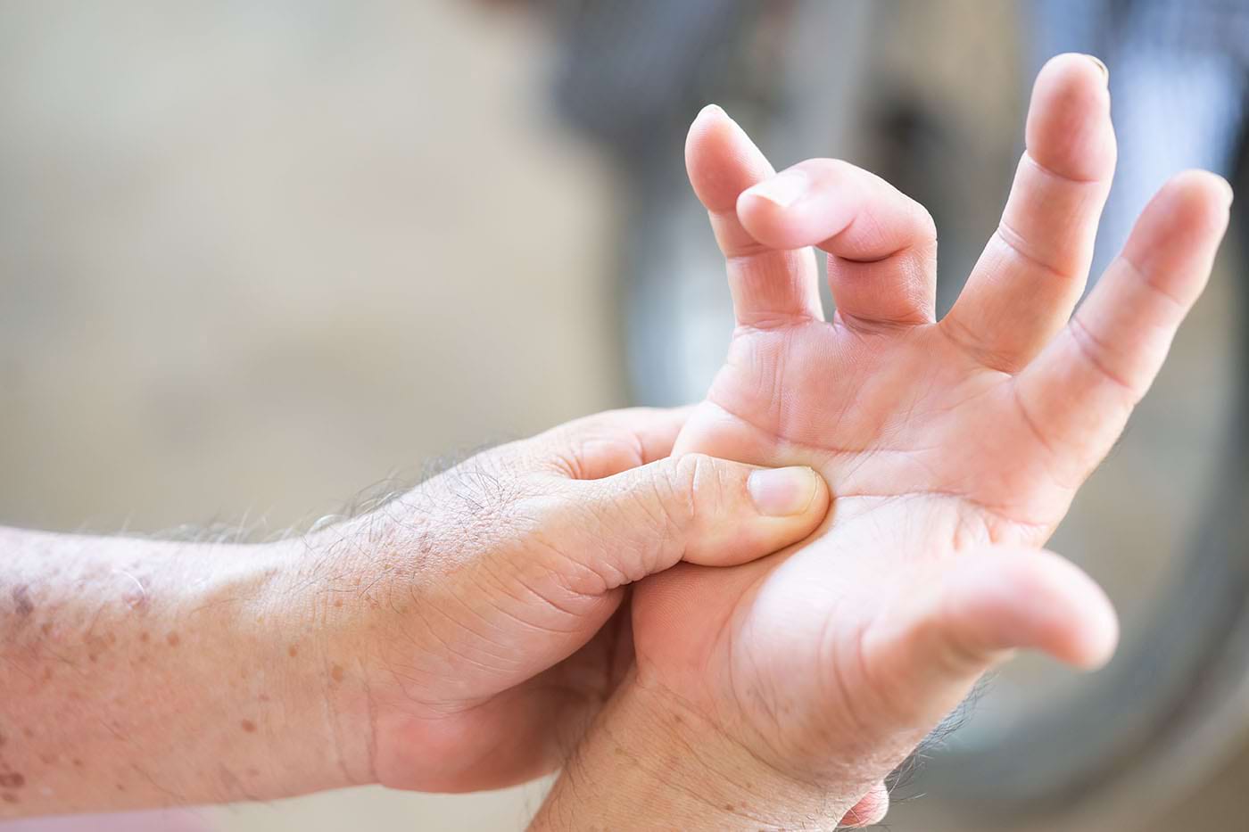 Durere În Degetul Mijlociu De Mâna Stângă Articulația degetului mijlociu de pe mâna stângă doare