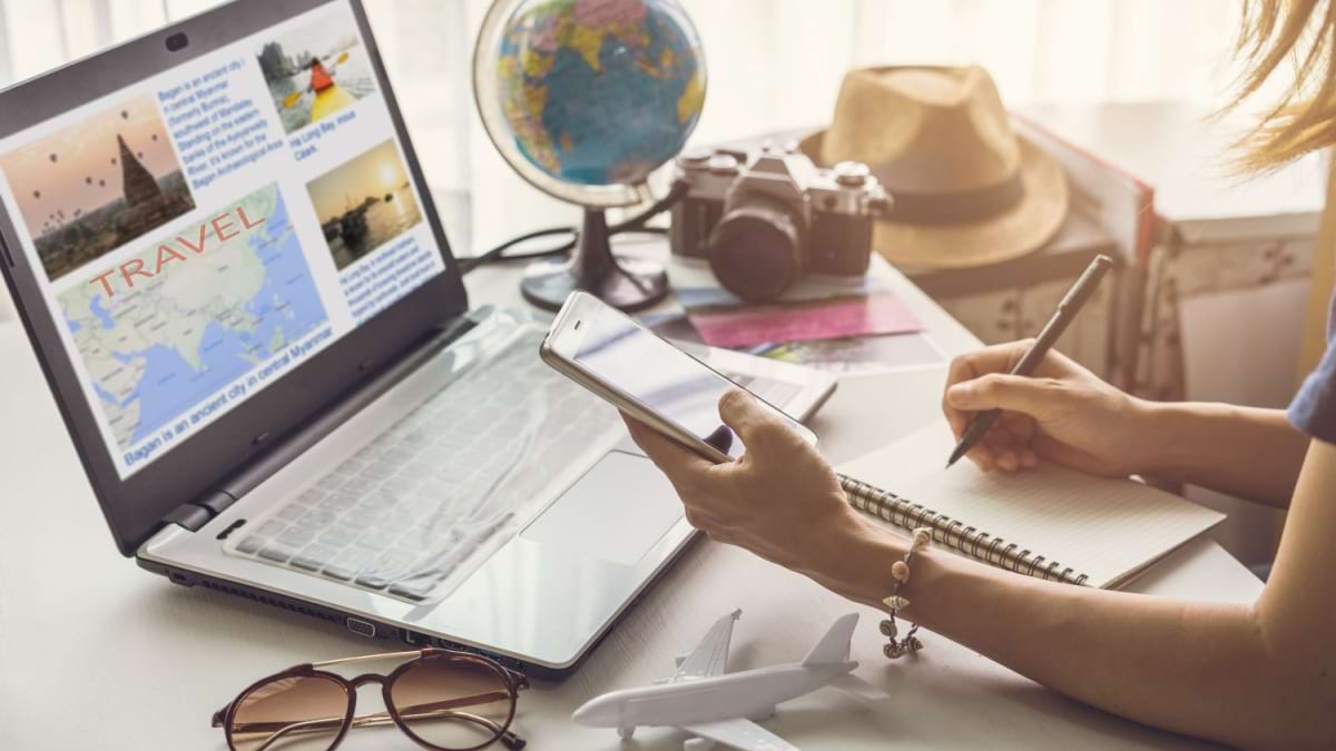 9 trucuri pentru călătorii și vacanțe mai ieftine
