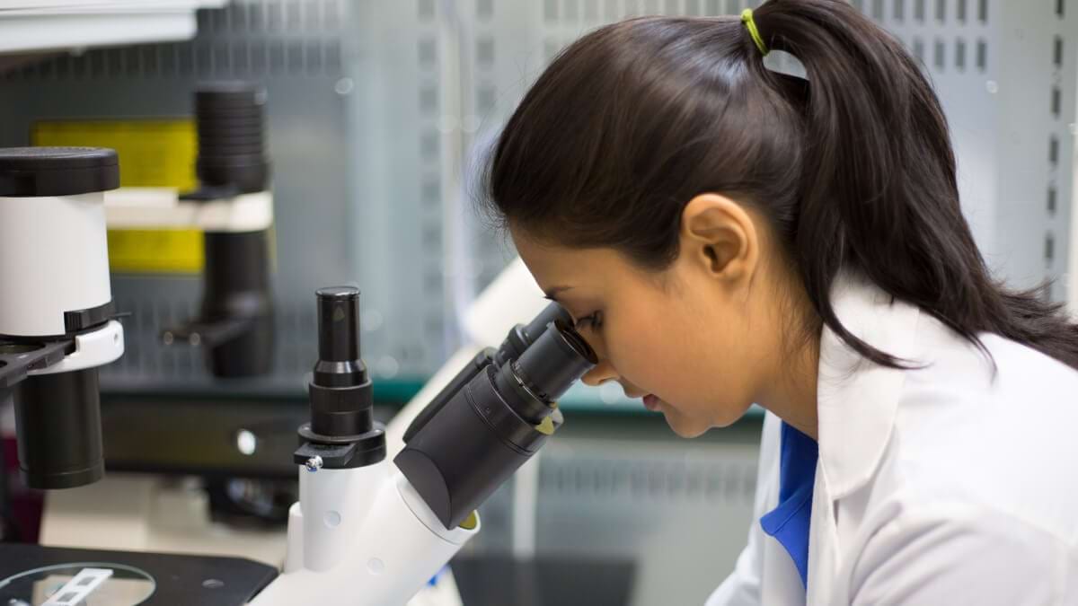 Metaboliții și riscul de cancer mamar în premenopauză