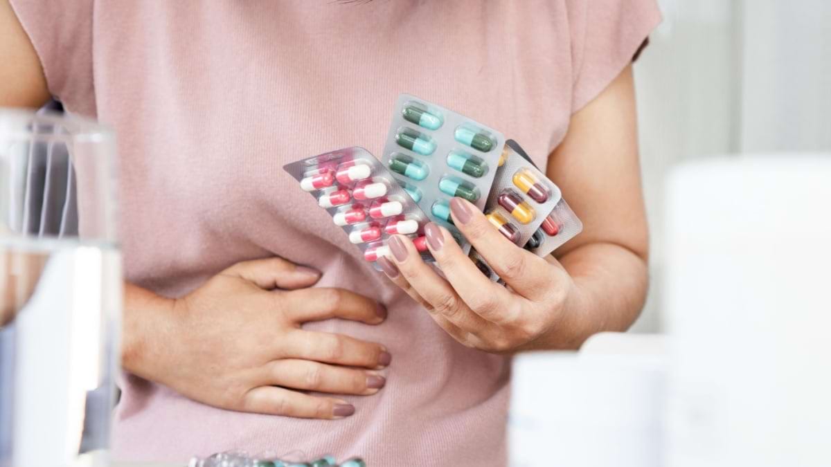 Ce reacții adverse pot apărea după administrarea antibioticelor?