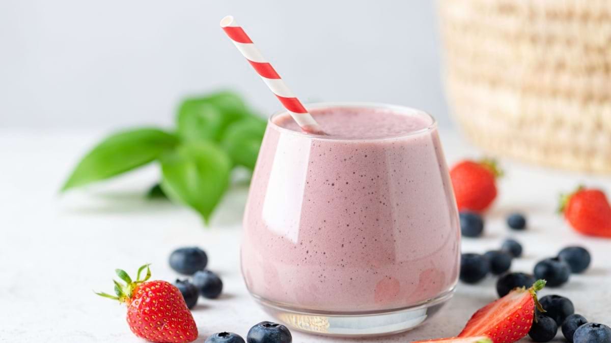 3 smoothie-uri care îți alungă rapid oboseala