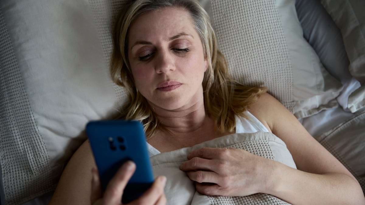 Sănătatea ochilor – ecrane, lumina albastră și prevenție