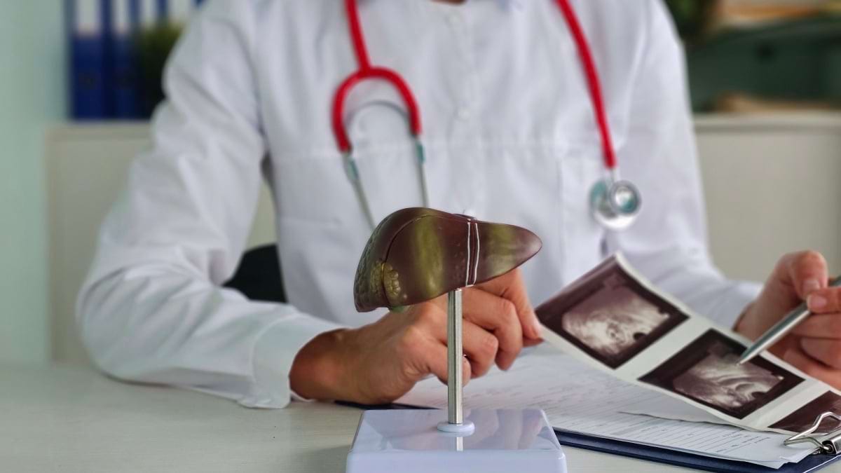 Hepatita autoimuna: cum se manifesta si cum se trateaza