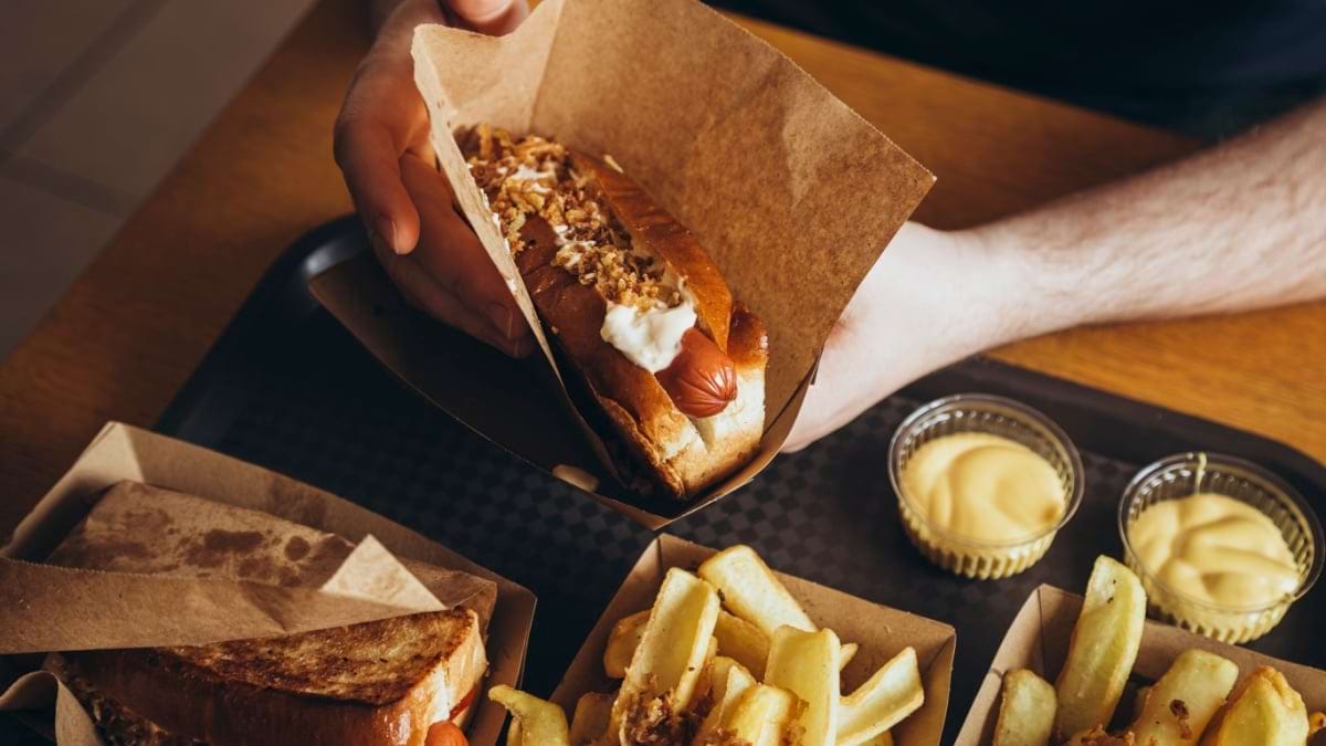 Potrivit unui studiu, chiar si o singura masa bogata in grasimi poate sa dauneze ficatului