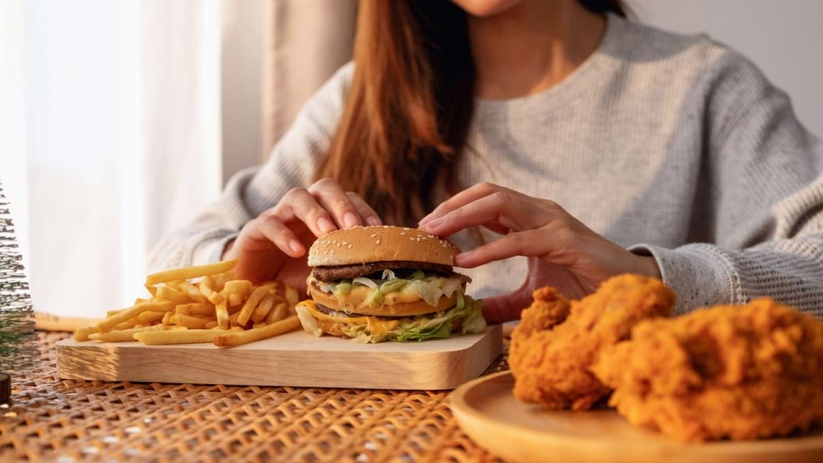 Alimentatia nesanatoasa din tinerete poate creste riscul de cancer mamar