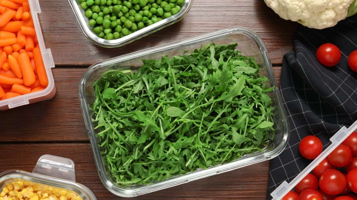 Rucola: ce beneficii are unul dintre cele mai populare tipuri de salata