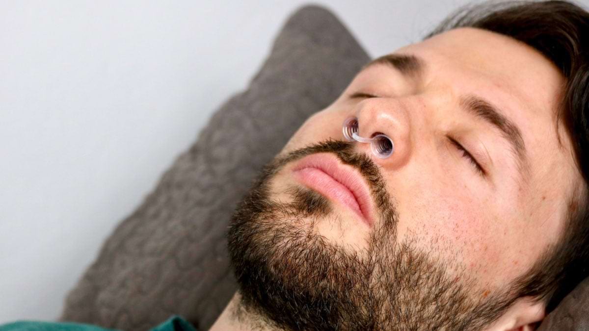 Cum scapi de sforăit? 5 metode care chiar funcționează