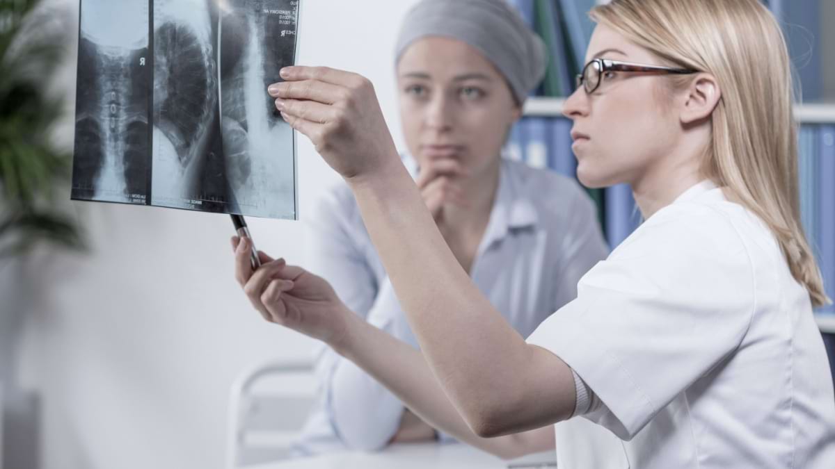 Cancerul pulmonar la femei, diferit fata de cel la barbati?