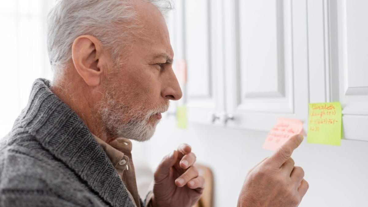 5 semne ale bolii Alzheimer, in afara de pierderile de memorie