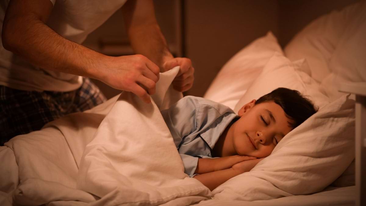 Cum iti convingi copiii sa mearga la culcare