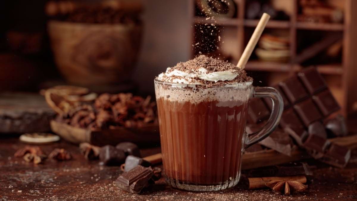 Rețete de cocktail cald pentru seri răcoroase