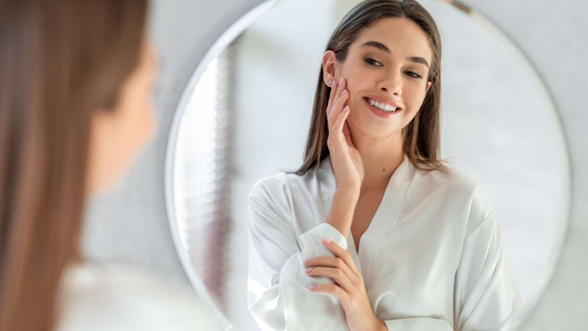 7 obiceiuri la care trebuie să renunți pentru a avea un ten sănătos